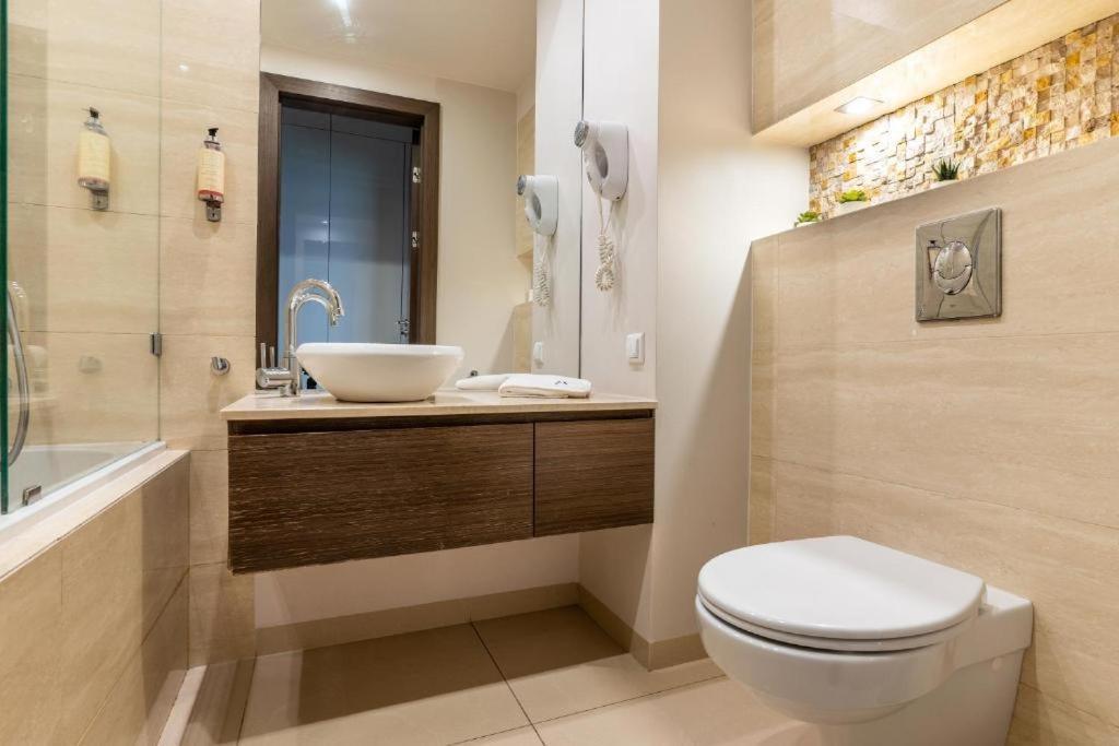 Platinum Tower - City Center - Golden Apartments Варшава Экстерьер фото