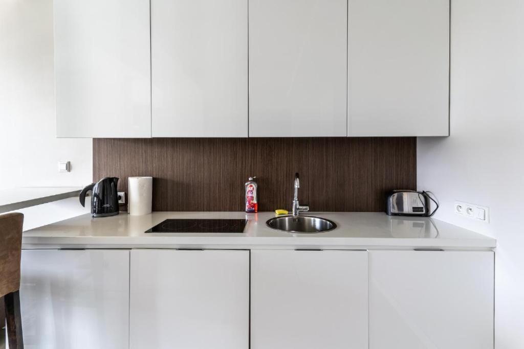 Platinum Tower - City Center - Golden Apartments Варшава Экстерьер фото