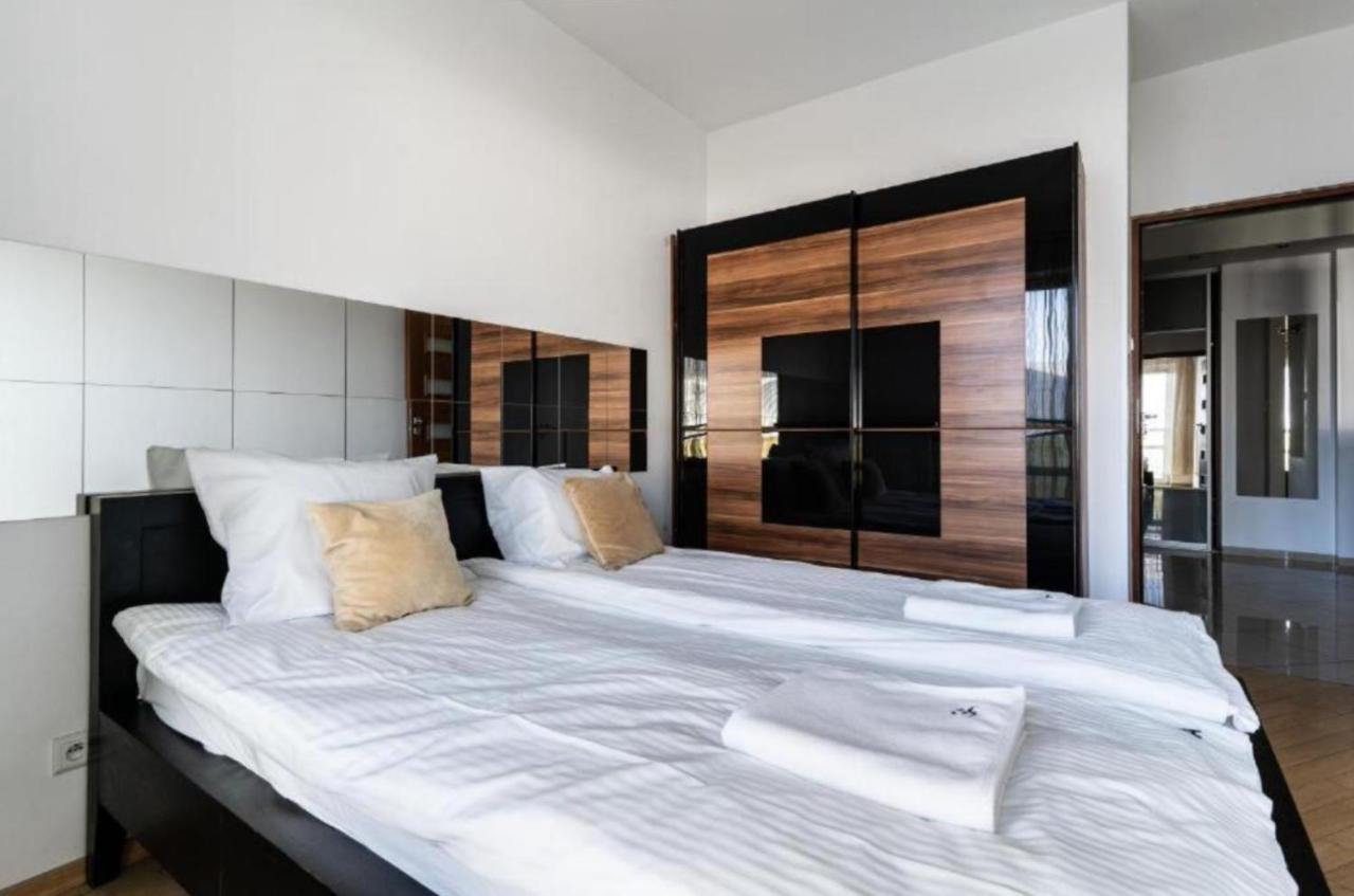 Platinum Tower - City Center - Golden Apartments Варшава Экстерьер фото