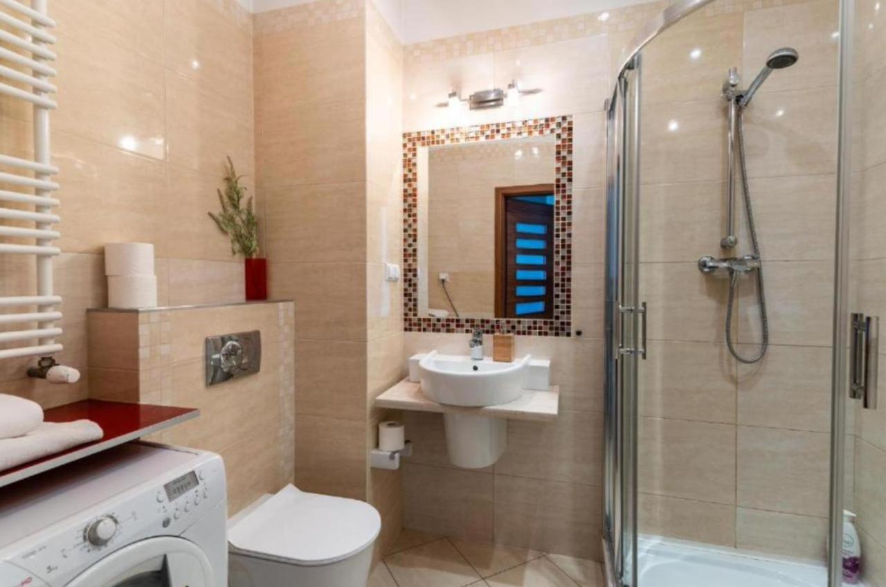 Platinum Tower - City Center - Golden Apartments Варшава Экстерьер фото