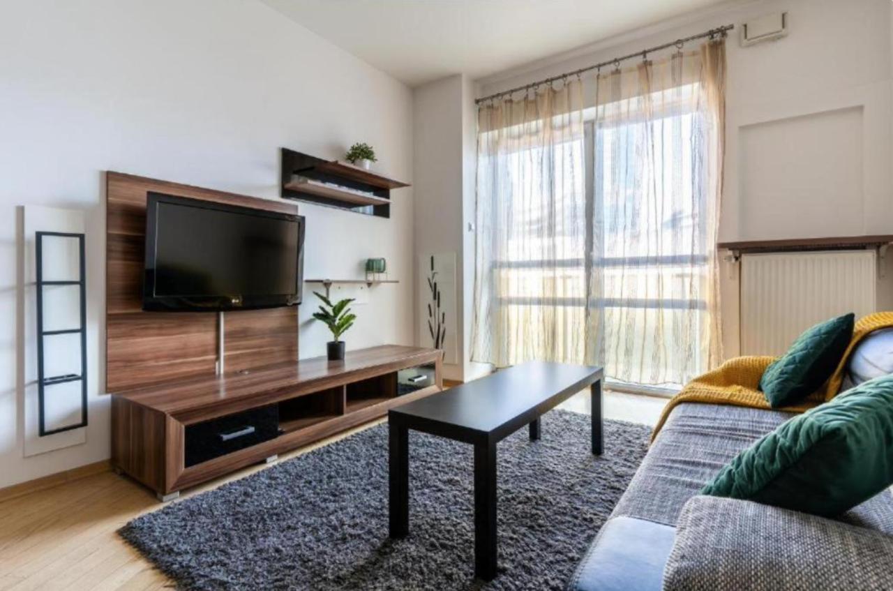 Platinum Tower - City Center - Golden Apartments Варшава Экстерьер фото